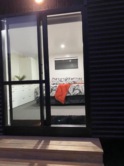 Appartamento Bombay Hills Modern Retreat Auckland Esterno foto