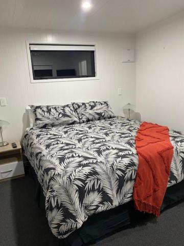 Appartamento Bombay Hills Modern Retreat Auckland Esterno foto