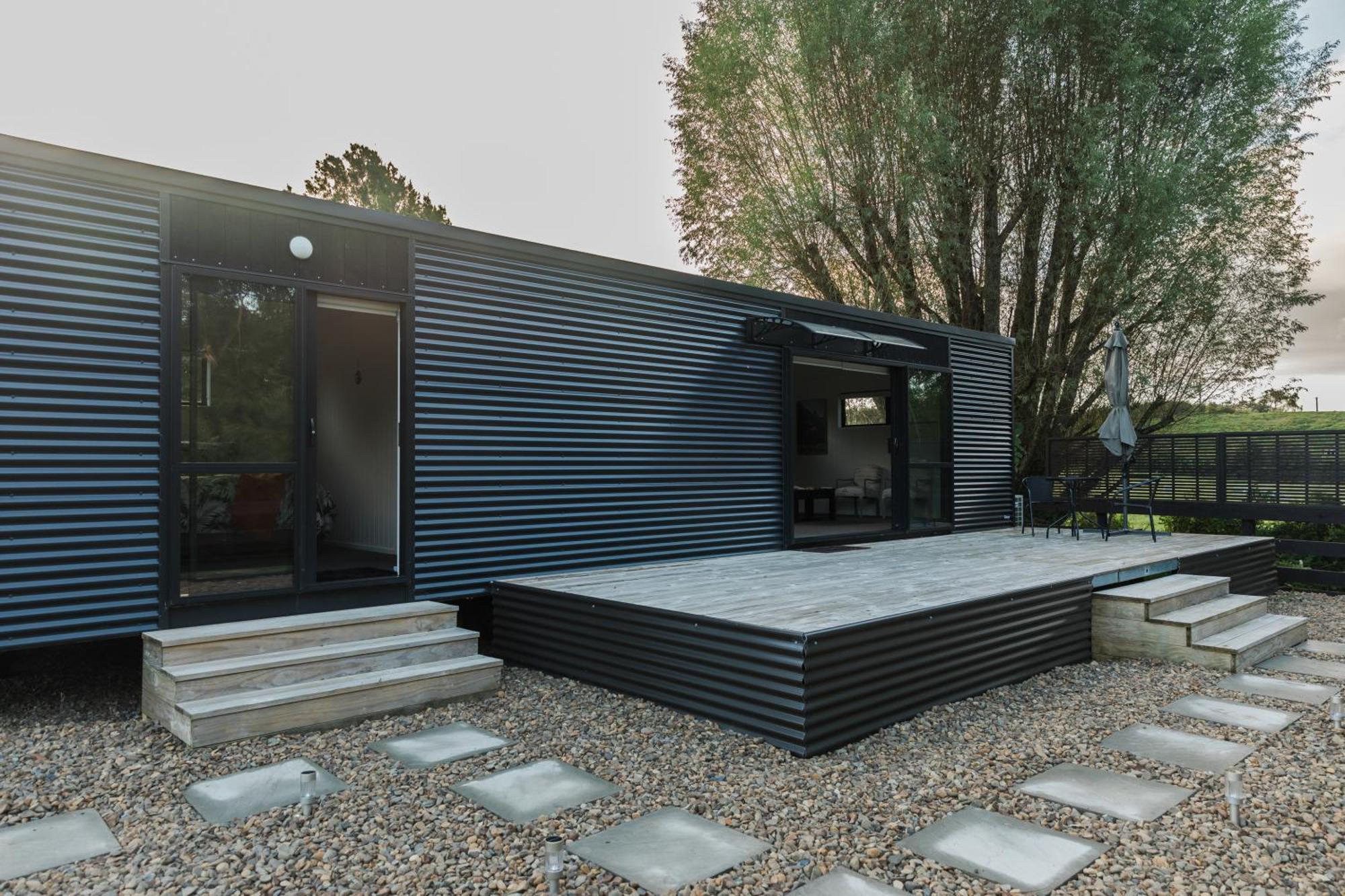 Appartamento Bombay Hills Modern Retreat Auckland Esterno foto